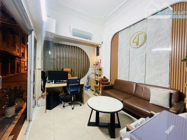Căn góc siêu thoáng đường C1, 38m2, vuông vức, dòng tiền 17tr, nhỉnh 8 tỷ