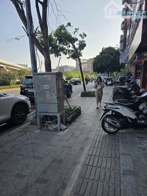 BÁN NHÀ PHỐ HOÀNG CẦU, ĐỐNG ĐA, VIEW HỒ, LÔ GÓC, DÒNG TIỀN, DT 80M2*MT 5.7M* GIÁ 18.5 TỶ B