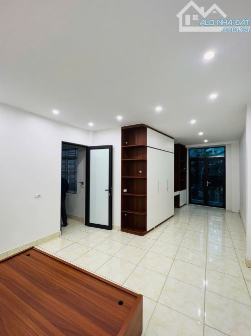 Nhà dân xây gần ngã tư Nhổn sổ đỏ 65m2 mặt ngõ thoát sát khu đô thị Hinnode