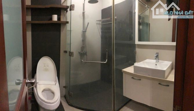 - Đ/c :  Đường C22 phường 12 Quận Tân Bình  - Diện tích 4m x 21m. - Công nhận 82m2.