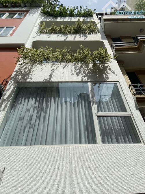 10.5 tỷ, 45m ô tô đỗ cửa, phố 8/3 hiếm nhà bán, kinh doanh sầm uất