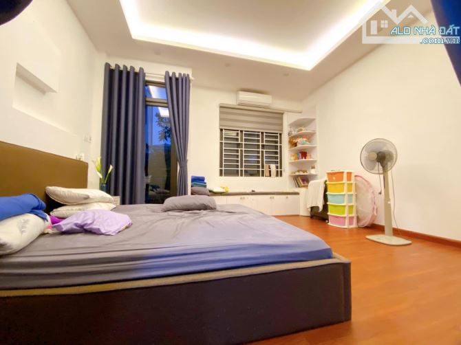 BÁN GẤP NHÀ 4 TẦNG PL NGÕ 59 LÁNG HẠ.DT:65M2.NGÕ Ô TÔ TRÁNH,CÓ VỈA HÈ,Ô TÔ CHẠY VÒNG QUANH