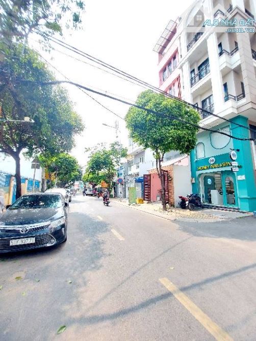 CHDV mặt tiền Nguyễn Bỉnh Khiêm P.1 GV, 6 tầng 91m2, dòng tiền 100tr/th