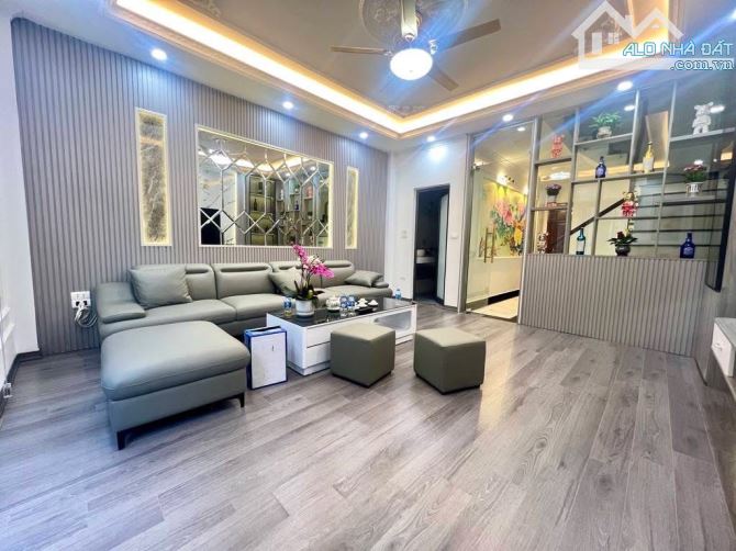 BÁN NHÀ KẺ TẠNH 5 TẦNG – 30M² – MẶT TIỀN 3.9M