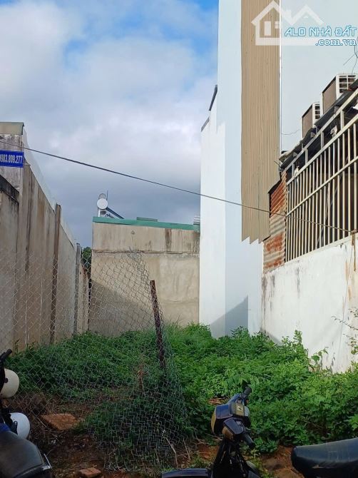 ĐẤT MẶT TIỀN LÊ CHÂN GẦN NGAY CHỢ Y NUÊ: GIÁ 2.45 tỷ