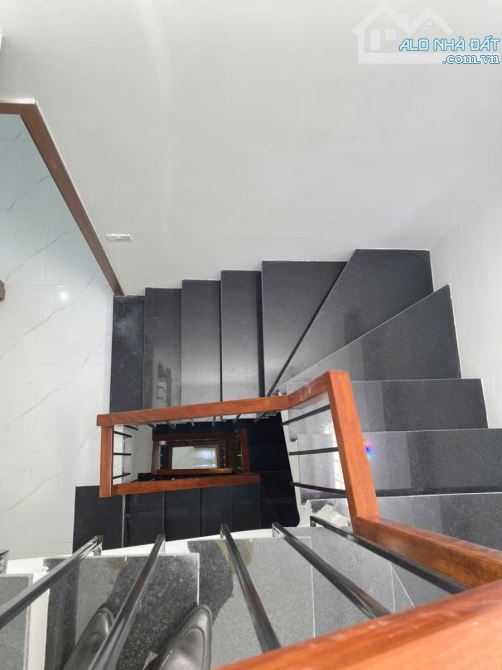 Bán nhà Thanh Bình, Hà Đông, nhà mới nở hậu, 5 tầng 33m2, giá 7.2 tỷ.