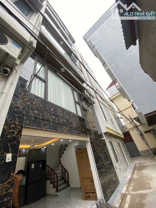 Nhà Đẹp Phố Bát Khối, Full Nội Thất, 6 Tầng, Ô tô Vào Nhà, Giá Tốt Cho Gia Đình Hay Đầu Tư