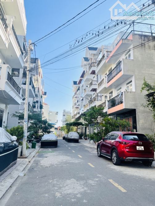 SIÊU PHẨM KHU PHÂN LÔ ĐỒNG BỘ NGUYỄN VĂN QUÁ Q12 ,50M 4 TẦNG ,HẺM XE TẢI TRÁNH CHỈ HƠN 6 T