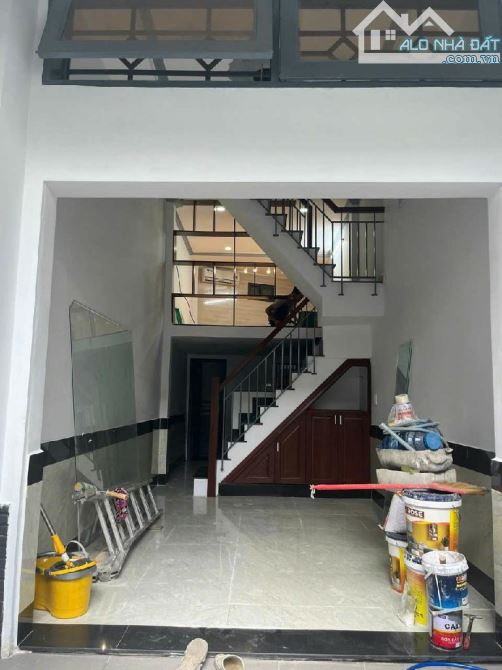 Gò Vấp- Nhà 42m2, HXH, 3 phong ngu, chỉ nhỉnh 4 tỷ,tặng đầy đủ nội thất