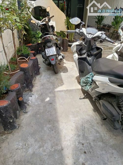 BÁN NHANH ĐẤT, TẶNG NHÀ 2TẦNG KÈM MẶT BẰNG KINH DOANH RỘNG, MẶT TIỀN NGUYỄN TRI PHƯƠNG.