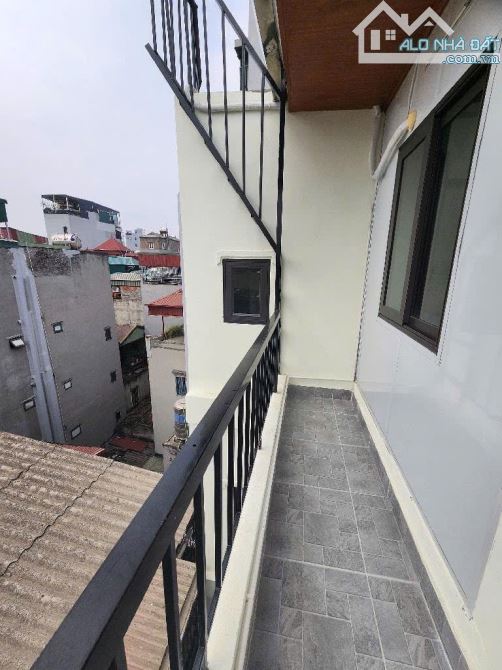 5 TẦNG THANG MÁY - NHÀ MỚI ĐẸP NGẤT NGÂY- GẦN PHỐ - TRƯỜNG - CHỢ- THÔNG THOÁNG