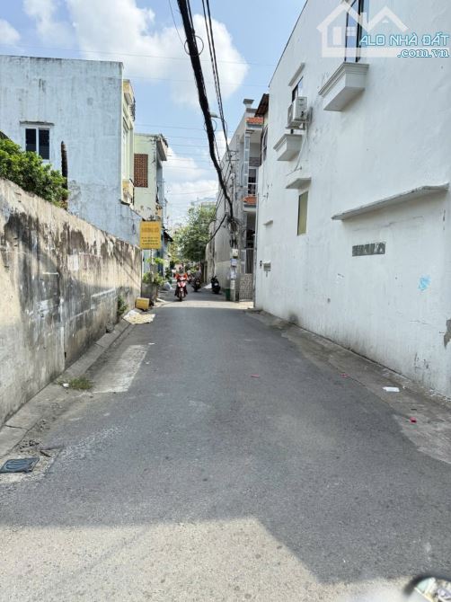 Siêu Phẩm nhà Đ số 6 Lê Văn Quới hẻm xe hơi 73m2,cấp 4 ngang đẹp gần 6m 3 tỷ 2