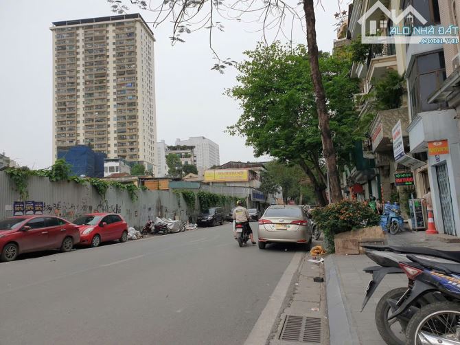 Bán nhà mặt phố Nguyễn Công Trứ , lô góc, kinh doanh đa ngành nghề, vỉa hè, 248m2, 170 tỷ