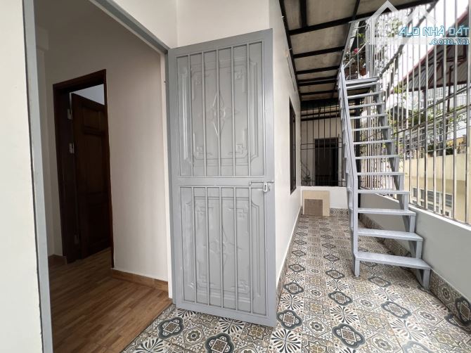 Bán nhà Mới xây, ở ngay, Hồ Tùng Mậu, Mai Dịch, Cầu Giấy. DT: 37m2. Giá: 7,95 Tỷ - 4