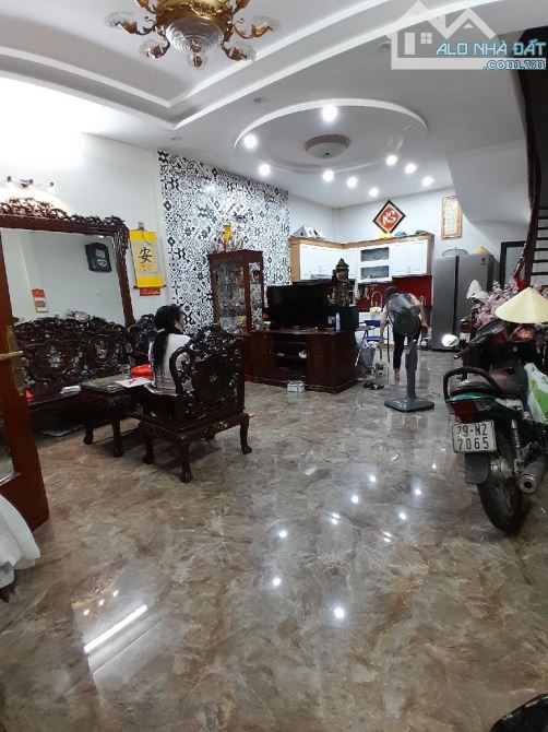 BÁN NHÀ PHỐ HOÀNG VĂN THÁI 55M² – 4 TẦNG, MẶT PHỐ – KINH DOANH ĐỈNH – CHỈ 11.5 TỶ! - 1