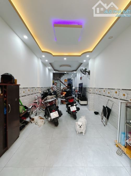 NHÀ 3 TẦNG HOÀNG DIỆU QUẬN 4- ĐƯỜNG 6M Ô TÔ TRONG- kẾ CẦU ÔNG LÃNH- SH- HC- 7.89T TL - 1