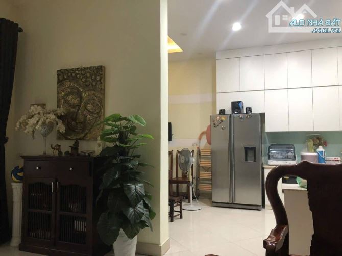CẦN BÁN NHÀ PHỐ CẦU GIẤY-KHU VIP- NHÀ ĐẸP-NGÕ Ô TÔ-DIỆN TÍCH 92M-GIÁ 29.5 TỶ - 1