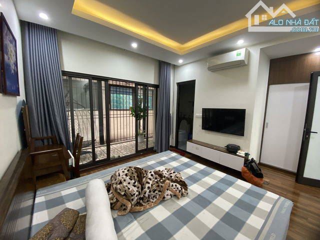 BÁN NHÀ TRẦN ĐẠI NGHĨA 40 M2 X 5 TẦNG, NHÀ MỚI, LÔ GÓC Ô TÔ ĐỖ CỬA  GIÁ 10,2 TỶ - 1