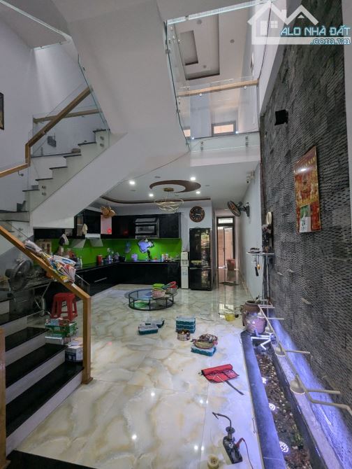 BÁN NHÀ NHƠN HOÀ 9 SAU BẾN XE ĐÀ NẴNG NHÀ  ĐẸP 3 TẦNG GIÁ CHỈ NHỈNH 4 TỶ - 1