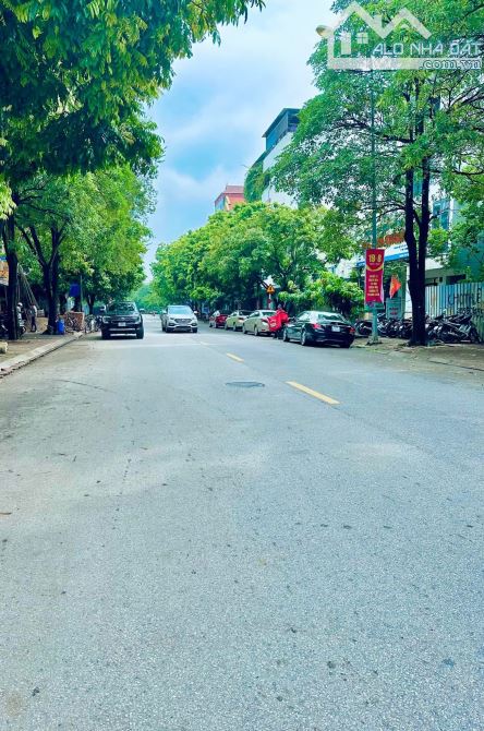 MP Phạm Khắc Quảng, lô góc 2 mặt đường, kinh doanh sầm uất, DT 105m2, MT 10m, chỉ 28 tỷ - 1
