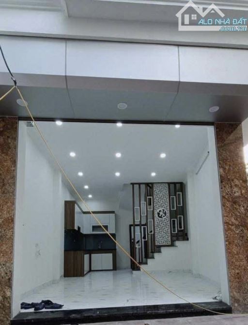 Nhà Ngọc Hồi, 40m2, ô tô đỗ cổng, sổ đỏ chính chủ - 1