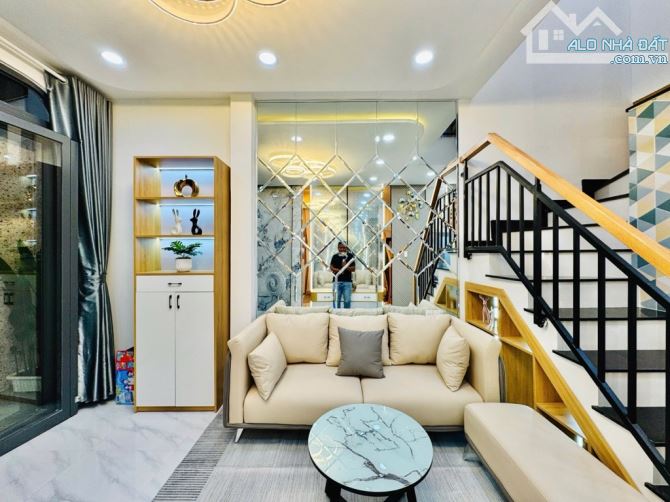 👉 SIÊU PHẨM NGAY NGÃ 5 GÒ VẤP - 2 TẦNG - 40M2 - NỘI THẤT SANG XỊN - CHỈ HƠN 4🌹 - 1