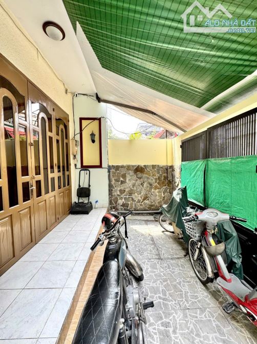 132M2 - SÁT Q1- 3 TẦNG NGANG 6.7M- SỔ NỞ HẬU - 8 PN - Ô TÔ VÀO TẬN NHÀ - 1