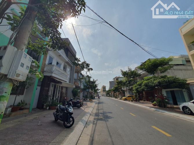 BÁN NHÀ TÍNH ĐẤT MẶT TIỀN CAO XUÂN DỤC TRUNG TÂM P.7 VŨNG TÀU. 101m2 VUÔNG ĐẸP _GIÁ 12 TỶ - 1