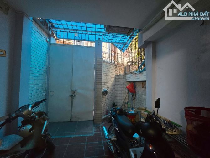 Bán nhà Yên Lạc 63m2, 4T oto qua nhà, ngõ thông, gần phố, 2 thoáng. Giá 12.8 tỷ có TL