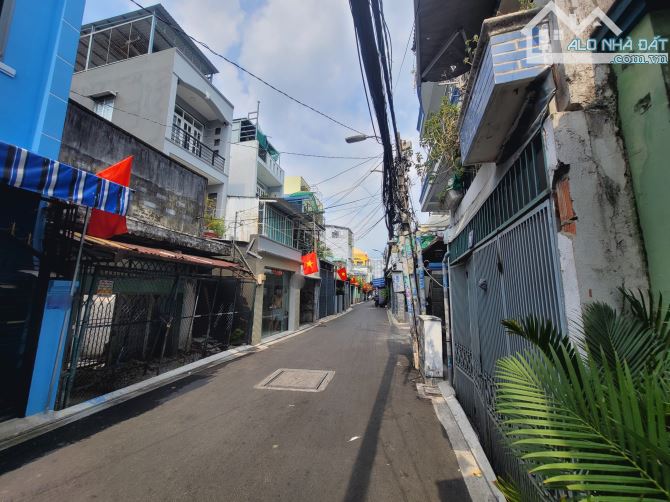 BÁN GẤP NHÀ 4 TẦNG, LÂM VĂN BỀN, QUẬN 7, NHÀ KIÊN CỐ 70M2 - CHỈ 8 TỶ 8 - 1