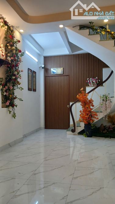 BÁN NHÀ QUẬN 7 DƯỚI 5 TỶ - TÂN QUY - SÁT BÊN CHỢ - GẦN TRƯỜNG - 1