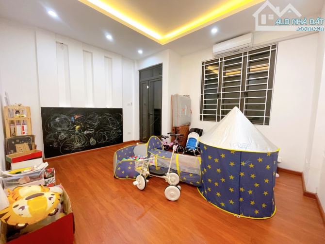 BÁN GẤP NHÀ 4 TẦNG PL NGÕ 59 LÁNG HẠ.DT:65M2.NGÕ Ô TÔ TRÁNH,CÓ VỈA HÈ,Ô TÔ CHẠY VÒNG QUANH - 1