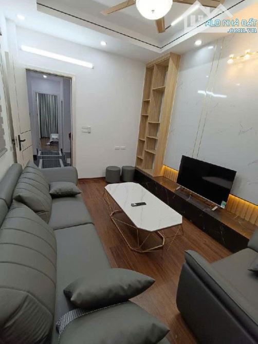 Bán nhà Liên Ninh 40m 4t mới đẹp 7 chỗ đỗ cửa ,ngõ thông khu vực tiềm năng cao giá 5.6 tỷ - 1