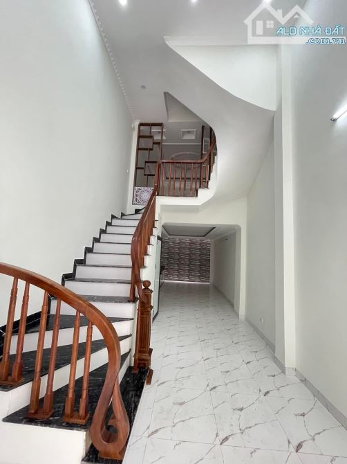 CẦN BÁN GẤP NHÀ ĐẸP PHỐ ĐẶNG VŨ HỶ – 30M2 – 5 TẦNG – MẶT TIỀN 3.9M – GIÁ 5.4 TỶ - 1