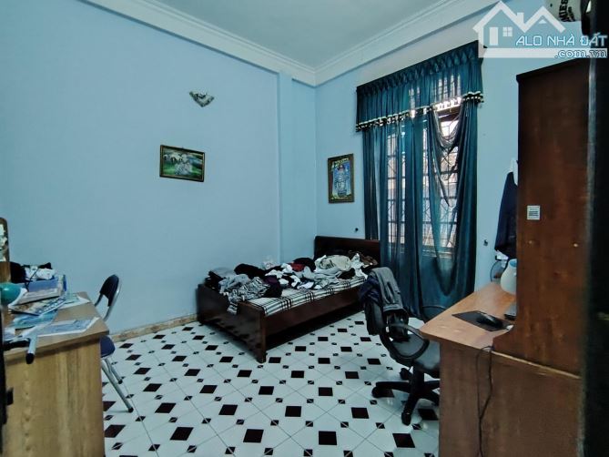 BÁN ĐẤT TẶNG NGAY NHÀ PHỐ LÕI SÁT MẶT PHỐ NGUYỄN VĂN CỪ-95M2-4 TẦNG-11,68 TỶ - 1