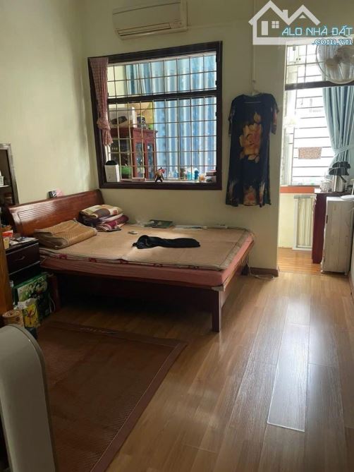 BÁN GẤP NHÀ PHÂN LÔ NGUYỄN SƠN 7 CHỖ-45M2-4 TẦNG-DÂN XÂY-GẦN ĐƯỜNG 40M-CHỈ 10,6 TỶ - 1