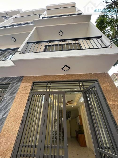 BÁN NHÀ LAI XÁ-ĐH CÔNG NGHIỆP-4 TẦNG-36M-NHỈNH 5 TỶ-SÁT KDT HINODE- NHÀ DÂN XÂY - 1