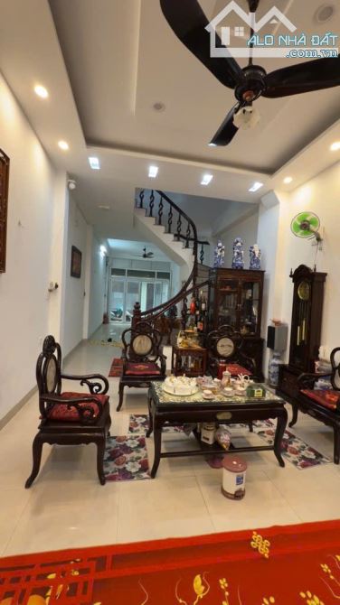 BÁN GẤP 13,5 tỷ có ngay nhà 60m2,  6 tầng, ô tô ngủ trong nhà - 1