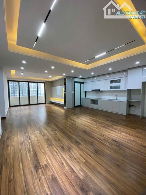 Bán căn hộ 3 ngủ, 2wc, tầng thấp phố Hoàng Quốc Việt, Quận Bắc Từ Liêm diện tích 97m2 - 1