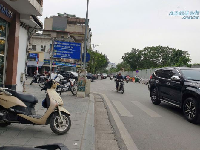 Bán nhà mặt phố Nguyễn Công Trứ , lô góc, kinh doanh đa ngành nghề, vỉa hè, 248m2, 170 tỷ - 1