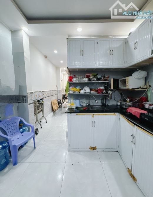 Bán nhà Hoàng Diệu, Quận 4, hẻm xe hơi, cách MT chỉ 3 căn, 4 tầng, SD 121m2, hơn 7 tỷ - 1