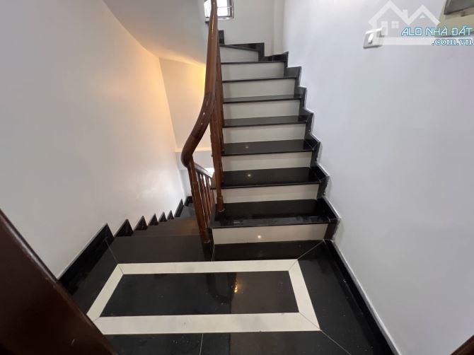 Bán nhà Mới xây, ở ngay, Hồ Tùng Mậu, Mai Dịch, Cầu Giấy. DT: 37m2. Giá: 7,95 Tỷ - 5