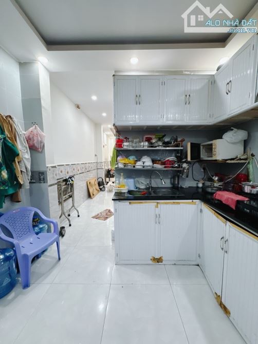 NHÀ 3 TẦNG HOÀNG DIỆU QUẬN 4- ĐƯỜNG 6M Ô TÔ TRONG- kẾ CẦU ÔNG LÃNH- SH- HC- 7.89T TL - 2