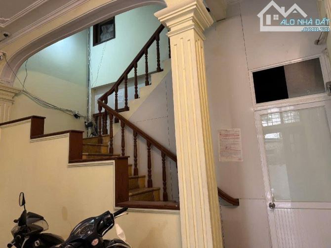 BÁN NHÀ DÂN XÂY ĐẤT P/L- PHỐ HOÀNG CẦU -4 TẦNG -DT 49/50 M2 – MT 5M-GIÁ CHỈ 13 TỶ - 2