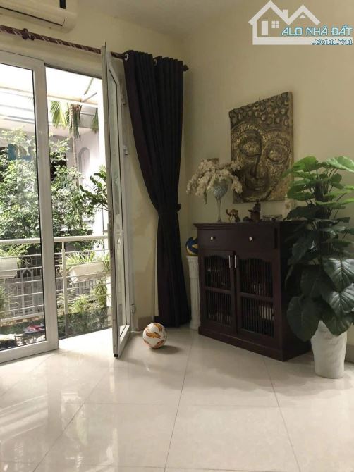CẦN BÁN NHÀ PHỐ CẦU GIẤY-KHU VIP- NHÀ ĐẸP-NGÕ Ô TÔ-DIỆN TÍCH 92M-GIÁ 29.5 TỶ - 2