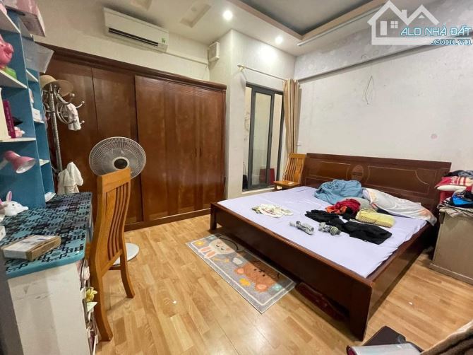 Giá đầu tư Kim Ngưu, ô tô vào nhà,thông tứ phía, 2 thoáng nở hậu, DT 65m2, MT 3,5m, 12tỷ5 - 2