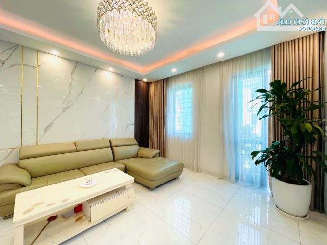 Bán nhà khu Đấu Giá Mậu Lương 60m2 x 5 Tầng MT5m Giá Hơn 12 Tỷ - 2