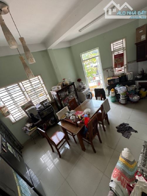 Bán nhà MT Lò Gốm view sông ( 6,4 X 18 ) 4 tầng đúc trệt đang cho thuê giá 12,95 tỷ. - 2