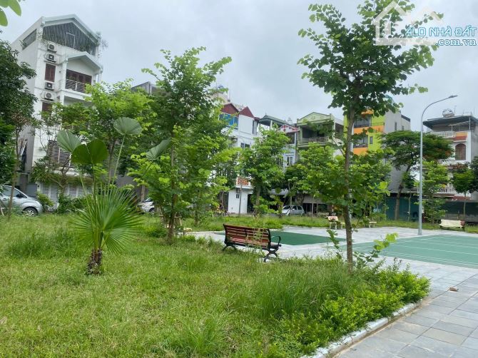 TĐC Giang Biên phố Phạm Khắc Quảng, Hiếm nhà bán 4 tầng dân xây, vỉa hè oto tránh 65m2 - 2