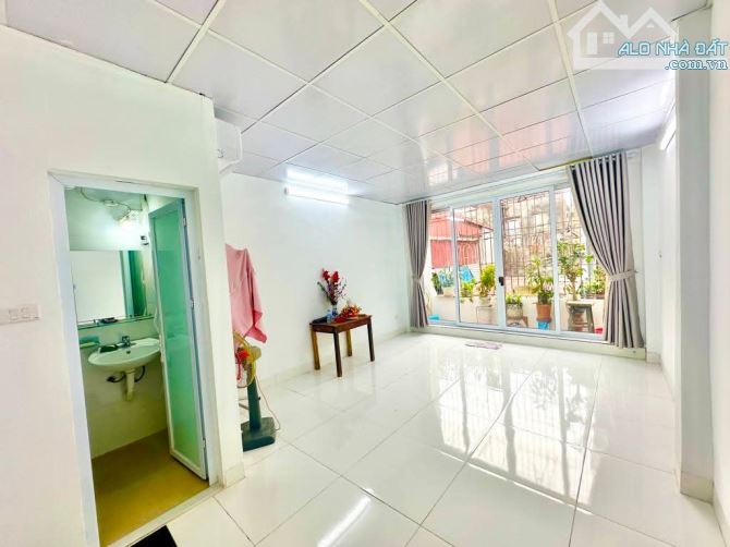 NHỈNH 5 ĐỒNG, NHÀ ĐẸP DÂN XÂY, TRẦN KHÁT CHÂN - 2